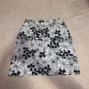 Very chic skirt with POCKETS!!!!!